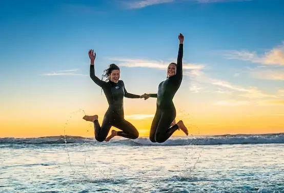Las mejores playas para hacer surf en Valencia (y cuándo ir)